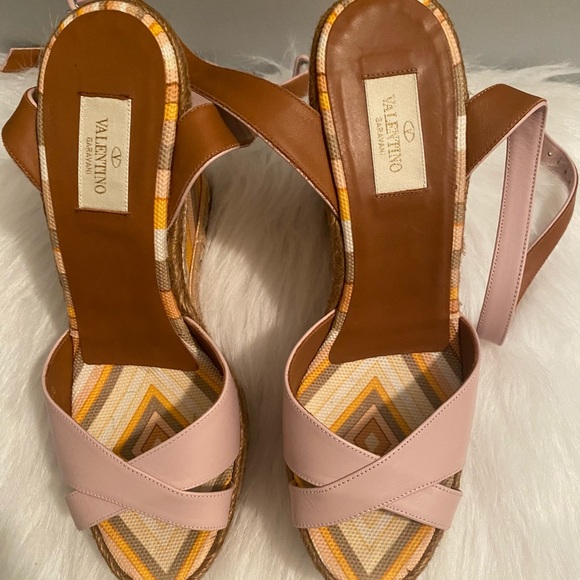 Valentino Garavani Espadrille Wedge Sandals - Picture 17 of 17